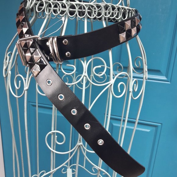 Metal Studded Belt Rivets Grommets Gothic Grunge Punk Rock industrial Steampunk - Picture 4 of 4